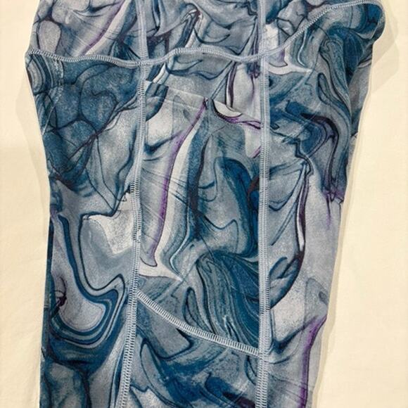 Victoria's Secret On Point Flow High-Rise Monochrome Biker Shorts | Womens Sz 2 - Picture 7 of 12